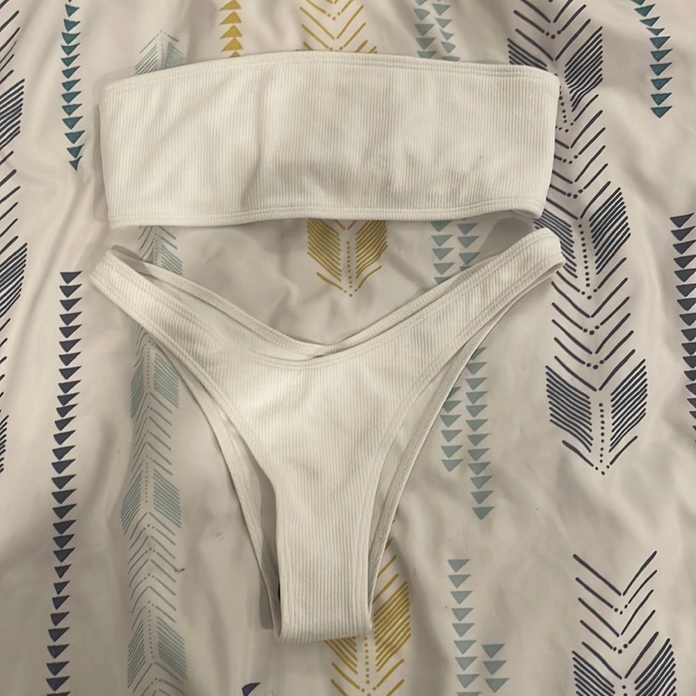 Strapless bikini
